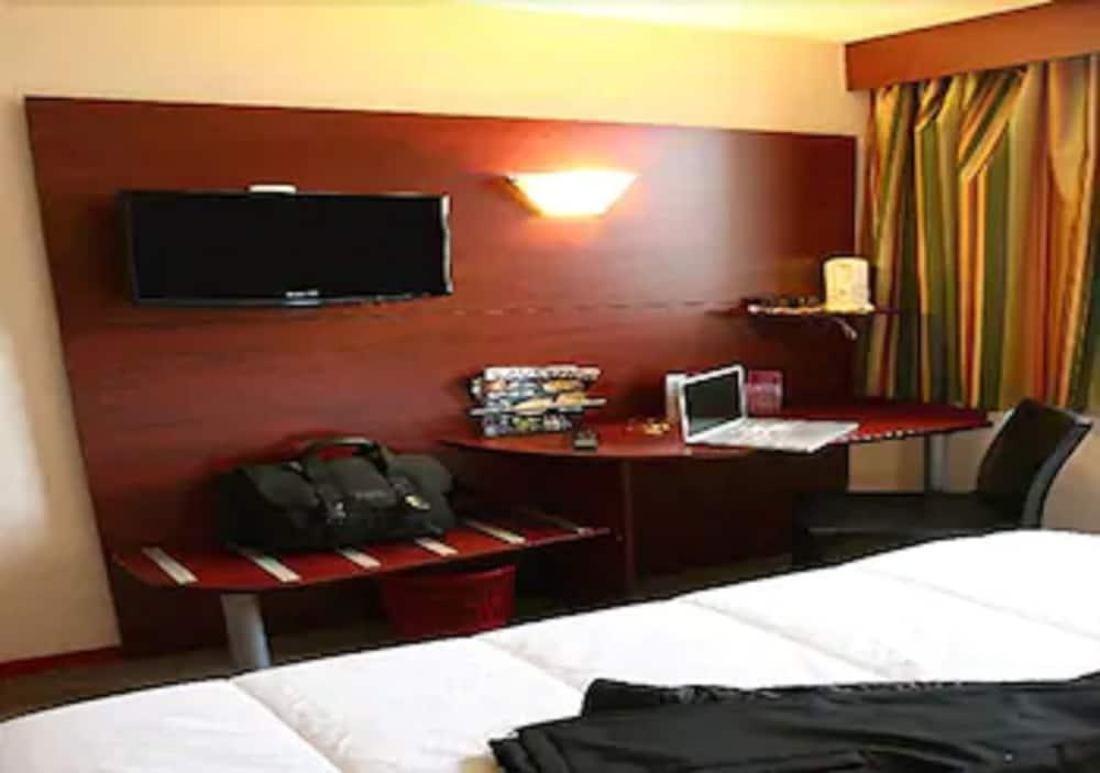 Hotel Gallieni Gennevilliers Exterior photo